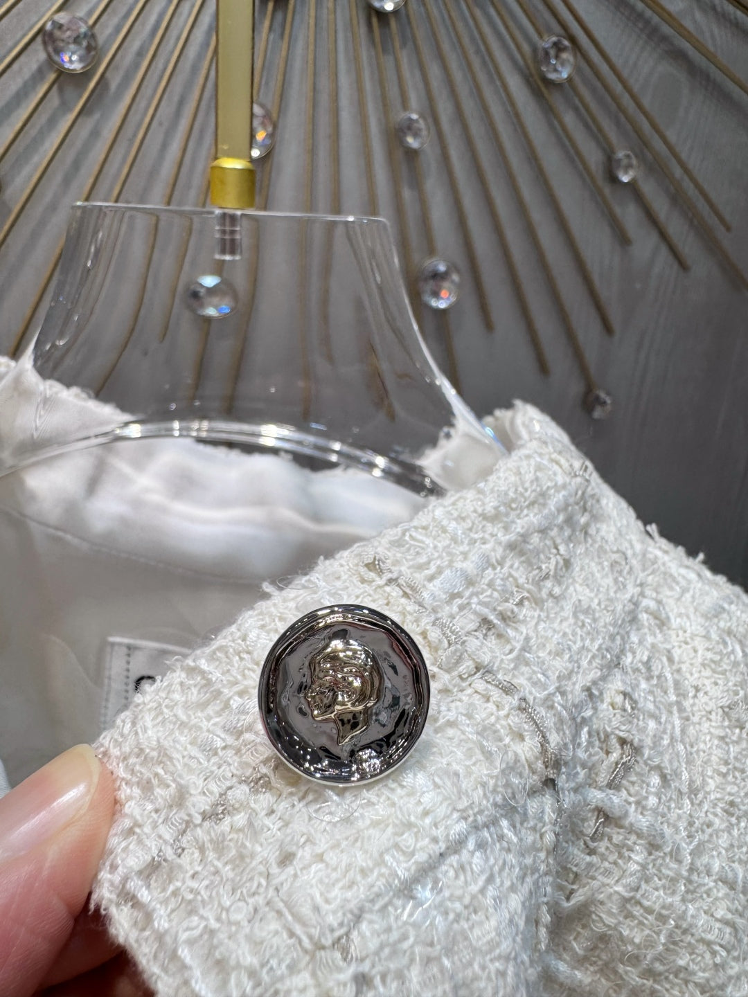 Cha 25fw Sleeveless sequined vest