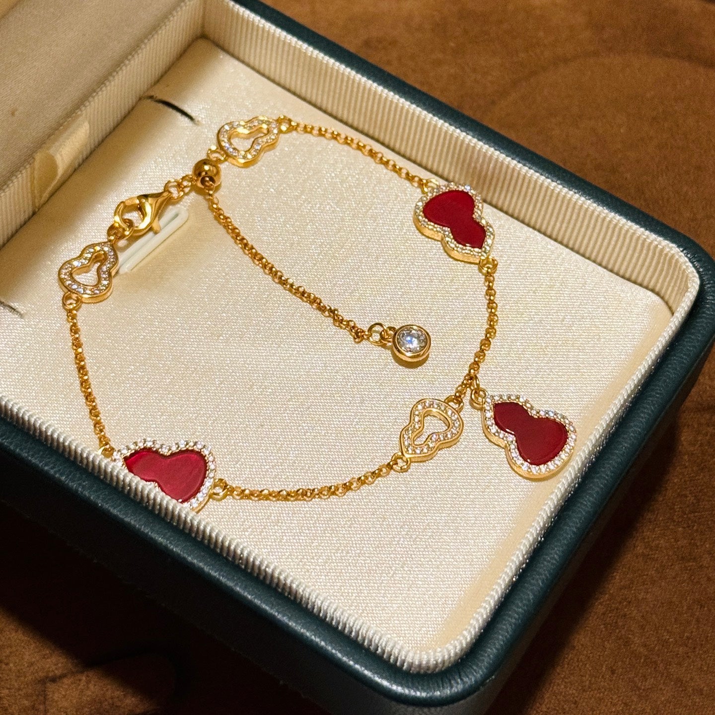 Red agate six-gourd bracelet