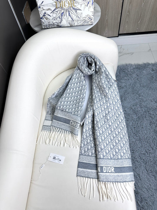 Cd** New cashmere scarf