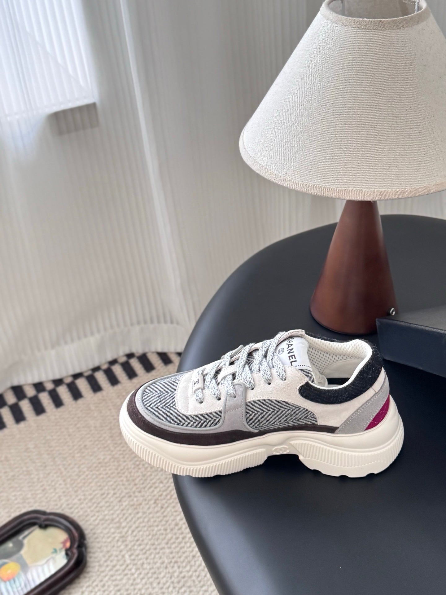 Che New stylish sports casual shoes