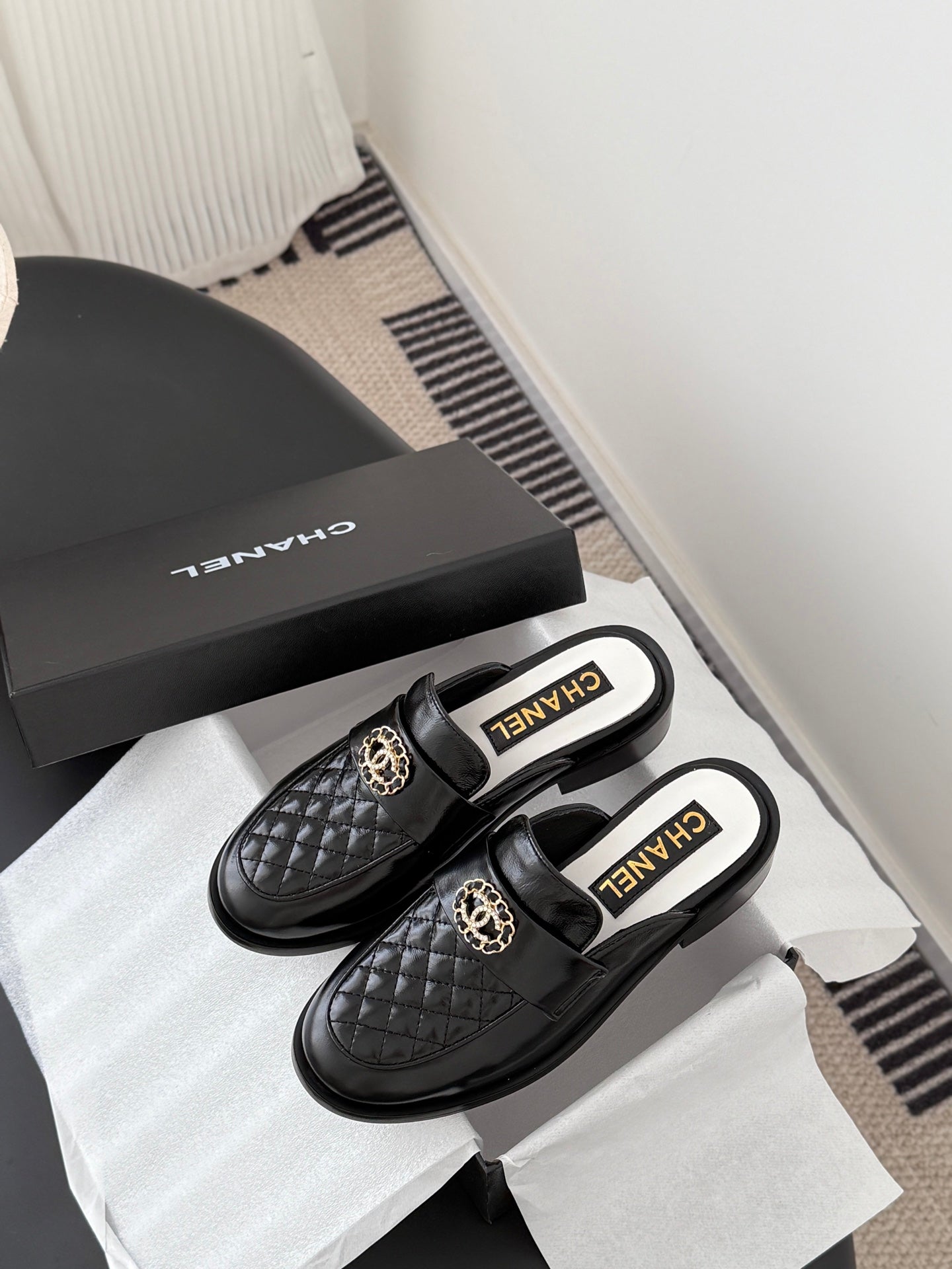 Che New Autumn/Winter Fashionable Loafers and Slippers