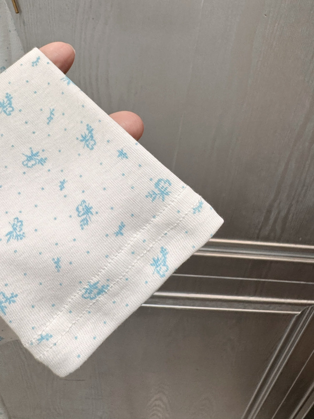 M**New floral lace-trimmed dresses