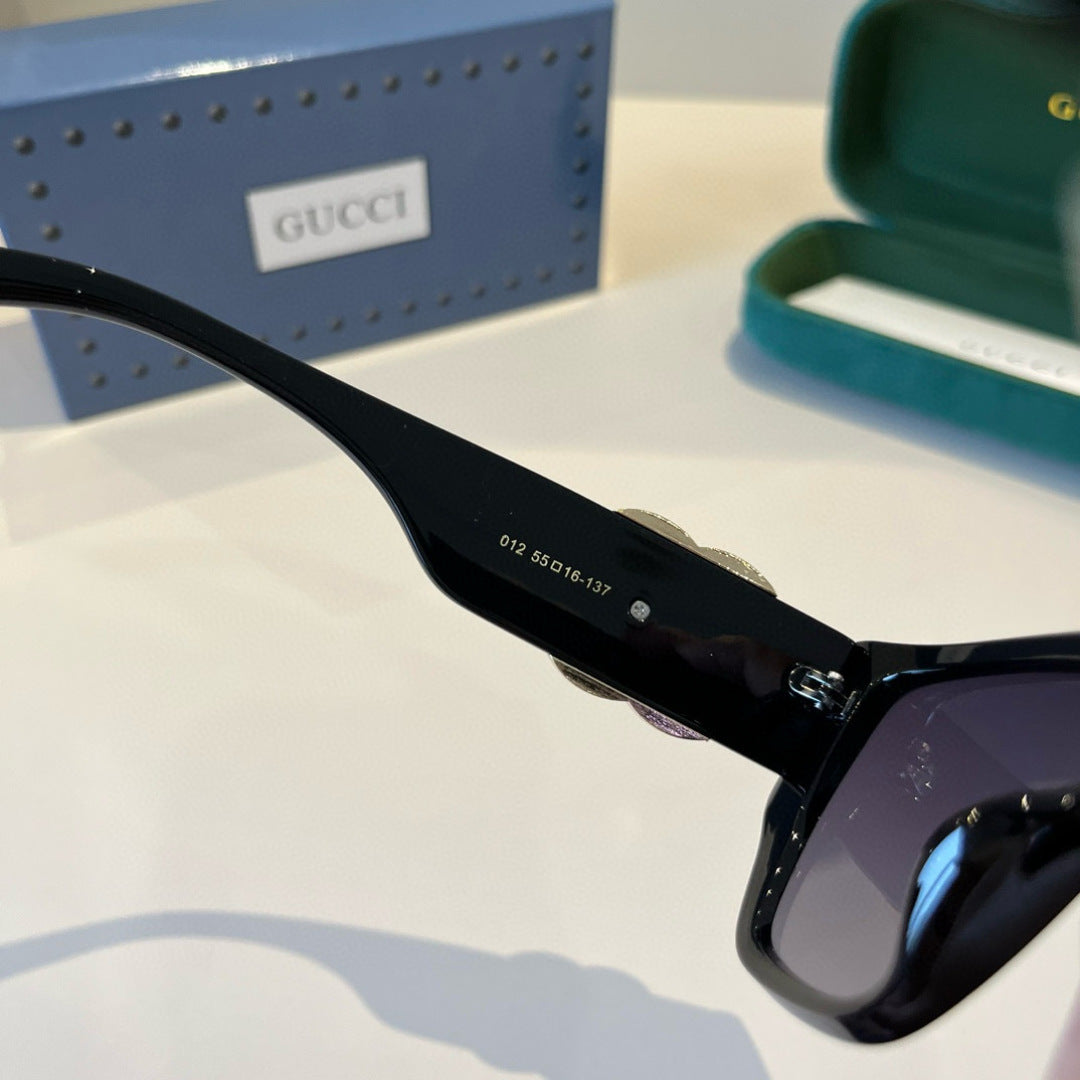 Gu**popular sunglasses among online influencers