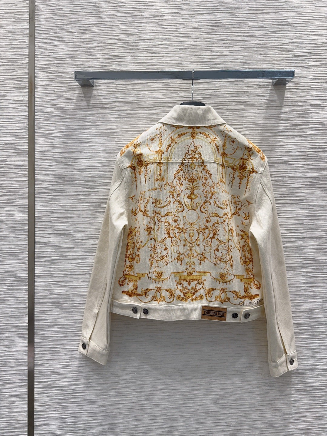 Cd 25fw retro and stylish coat