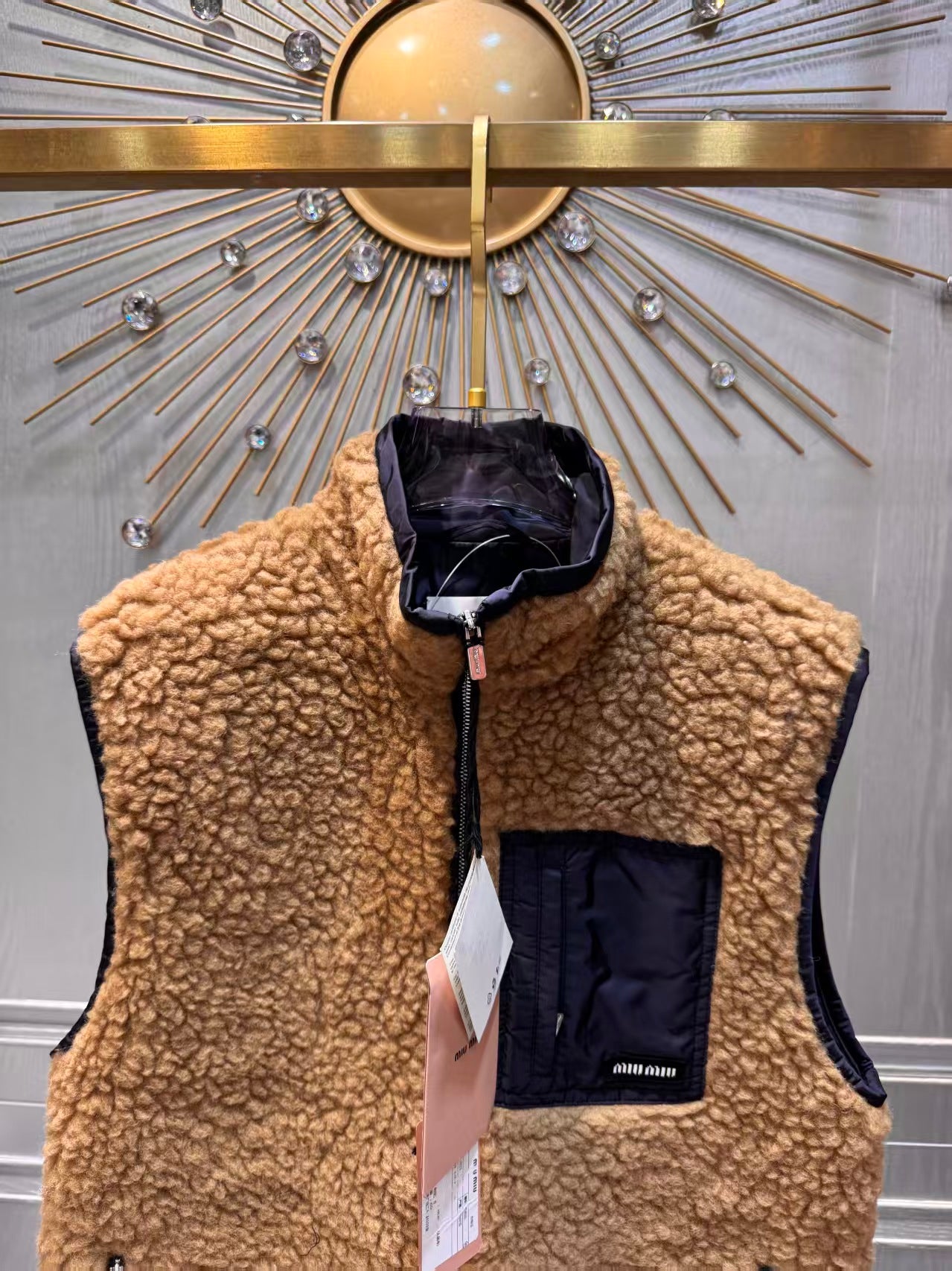 Mu** 25fw brown down vest