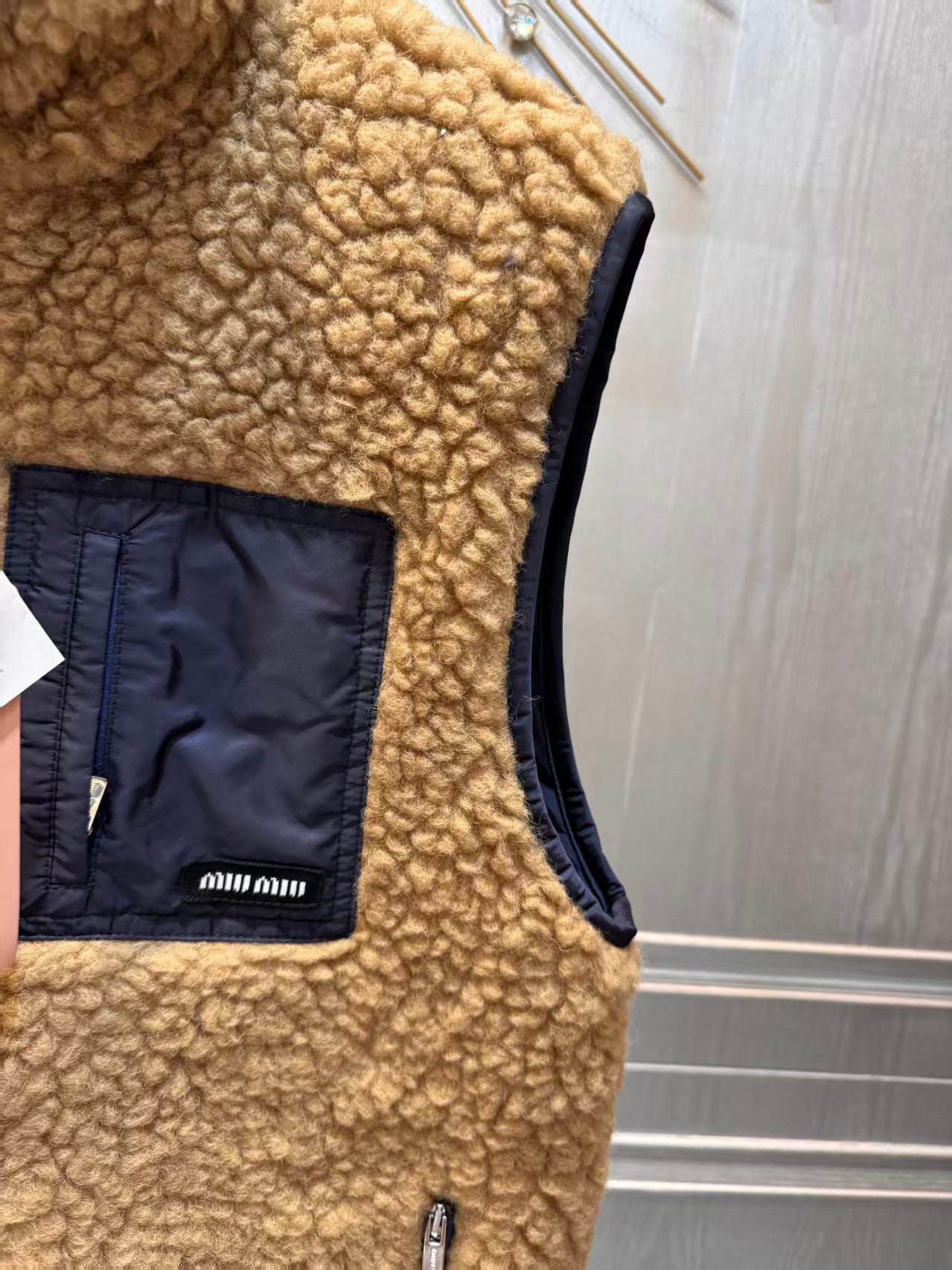 Mu** 25fw brown down vest