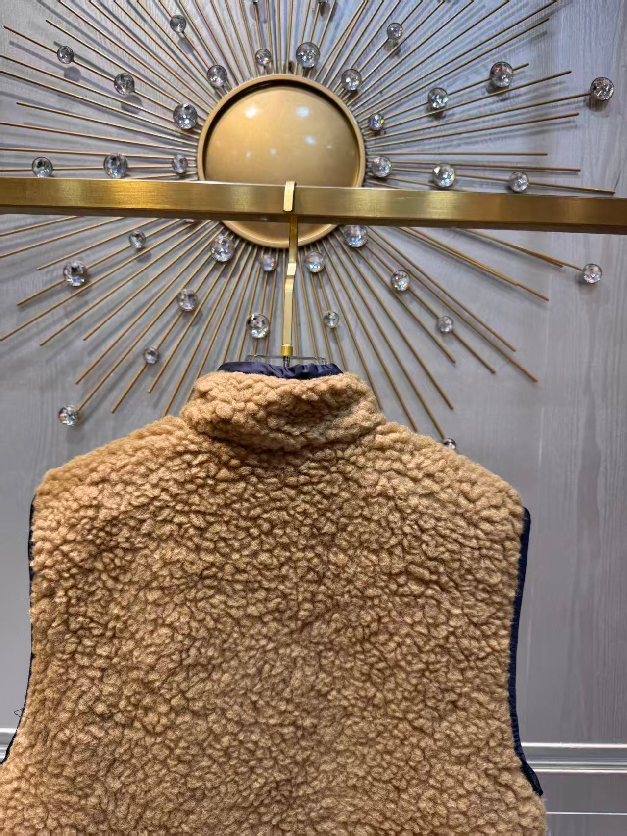 Mu** 25fw brown down vest