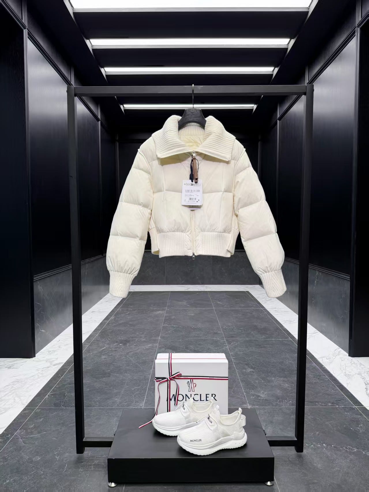 MOC**white down jacket