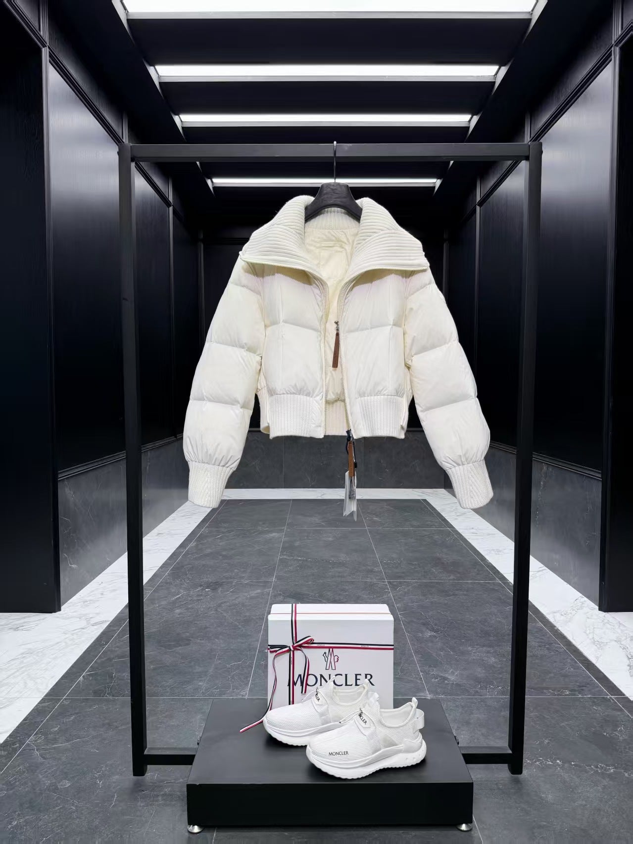 MOC**white down jacket