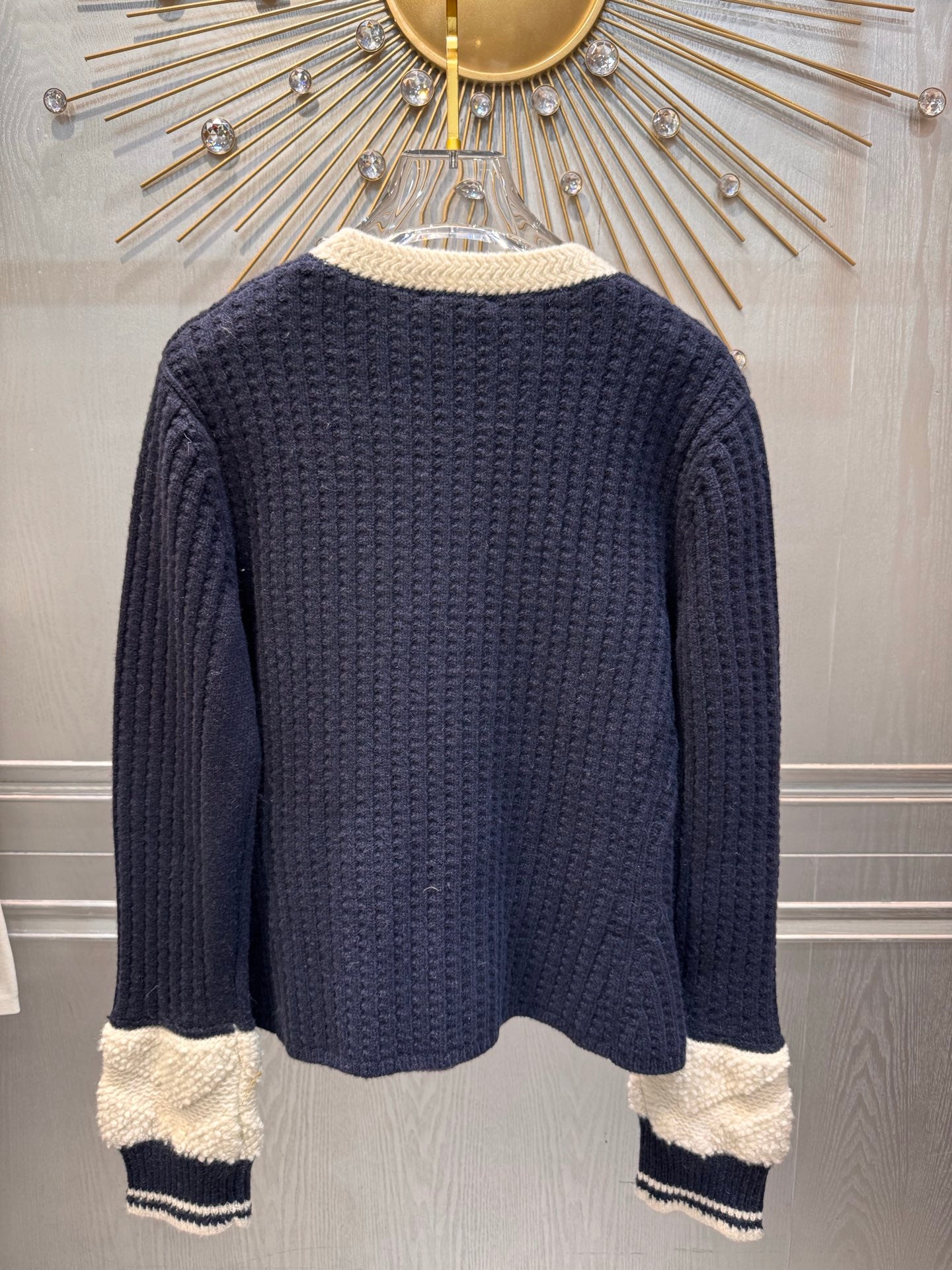 Cha**fw 25n ski-themed knit cardigan in black and white