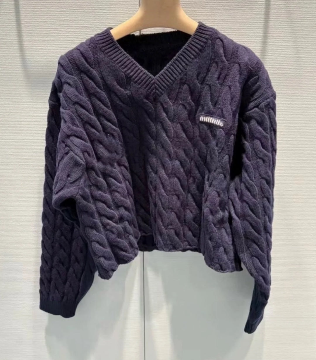 Mu 25fw Navy blue knitted wool sweater