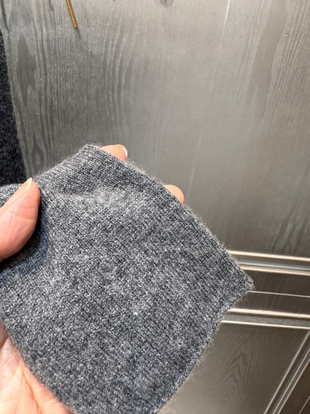 loe 25fw wool sweater