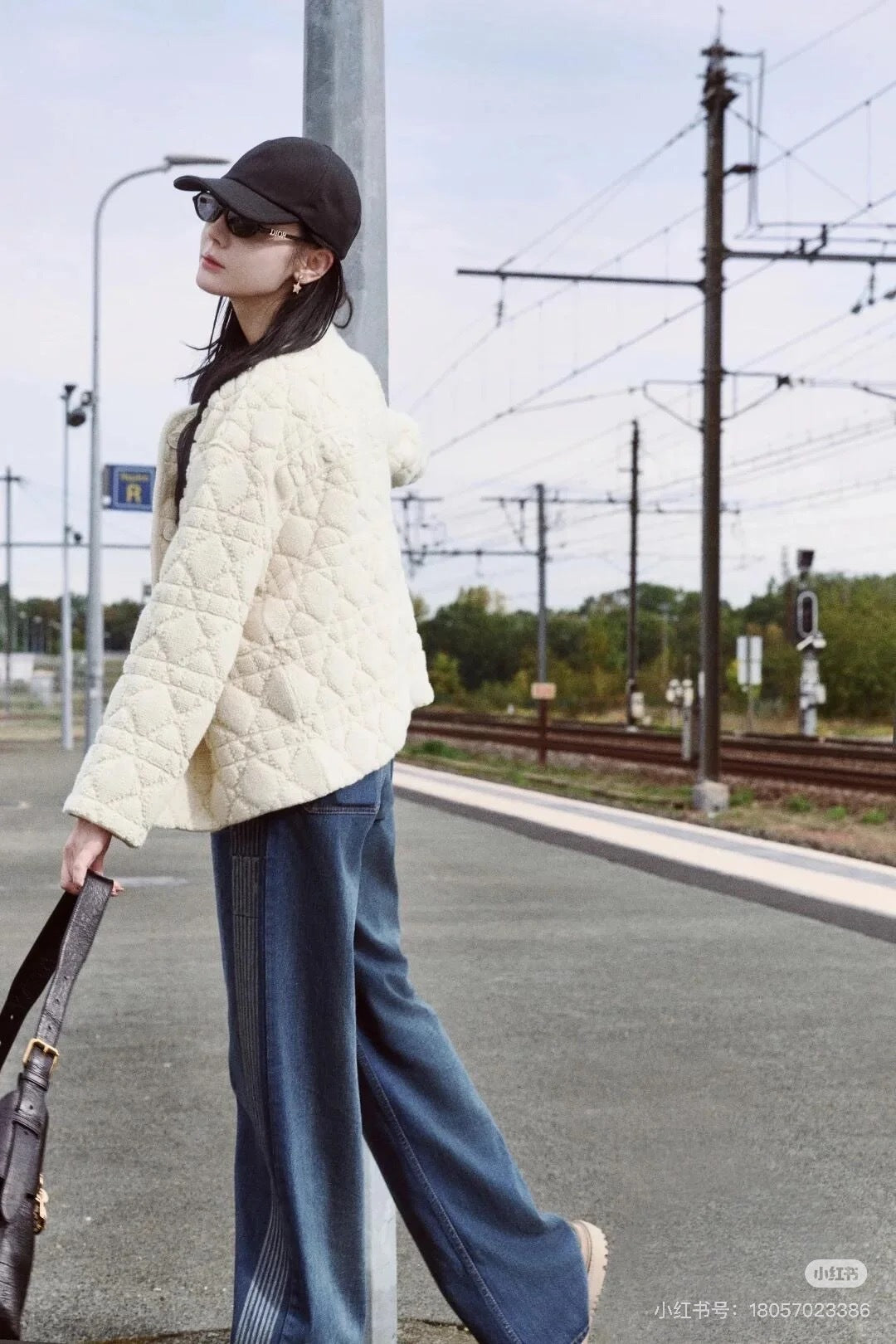 Cd 25fw off-white knitted sweater