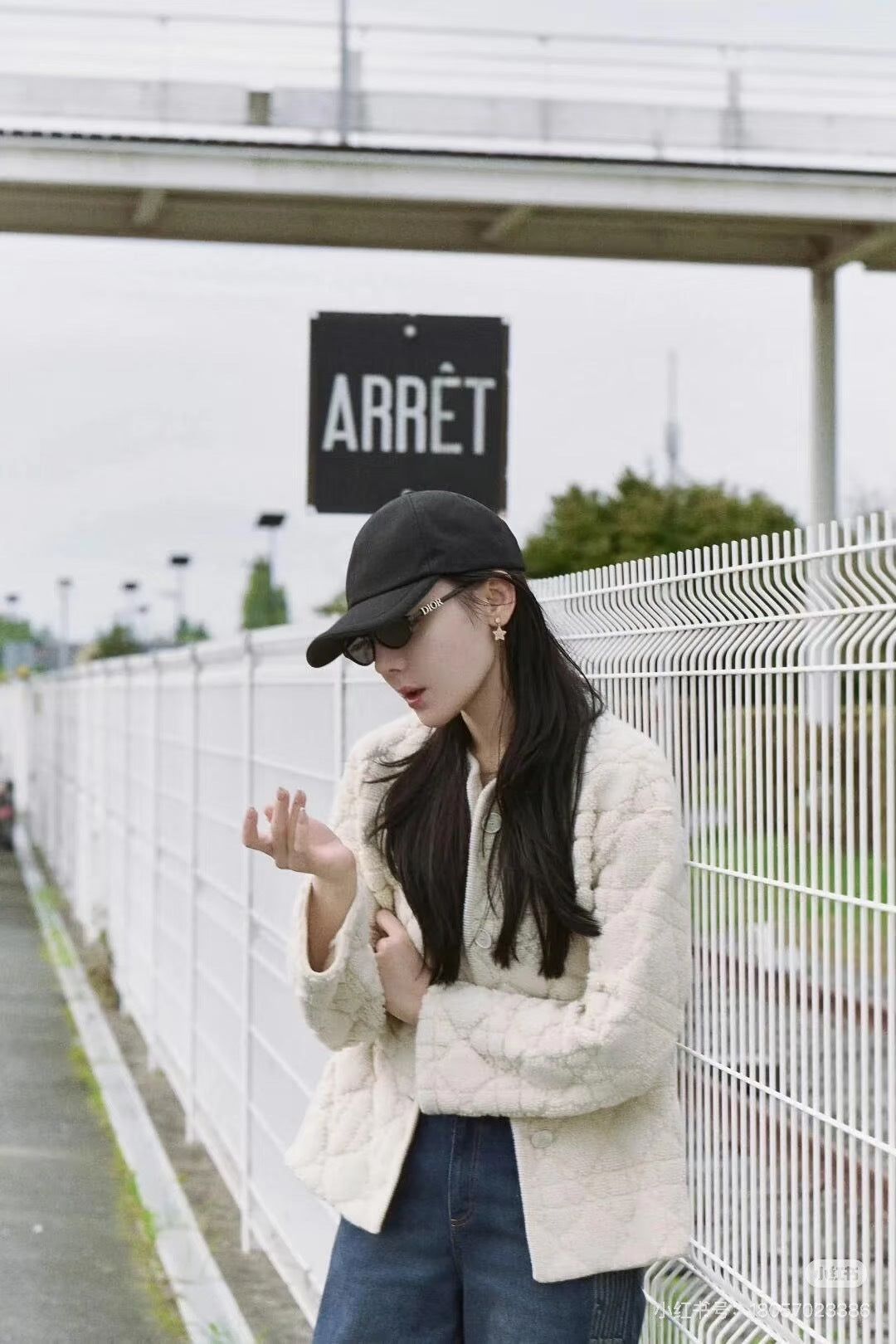 Cd 25fw off-white knitted sweater