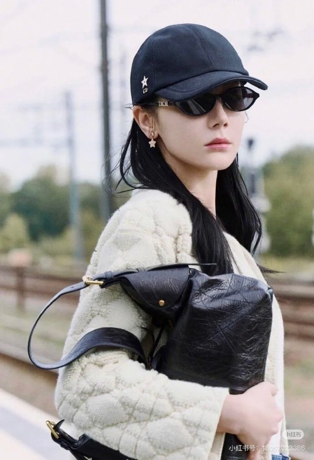 Cd 25fw off-white knitted sweater