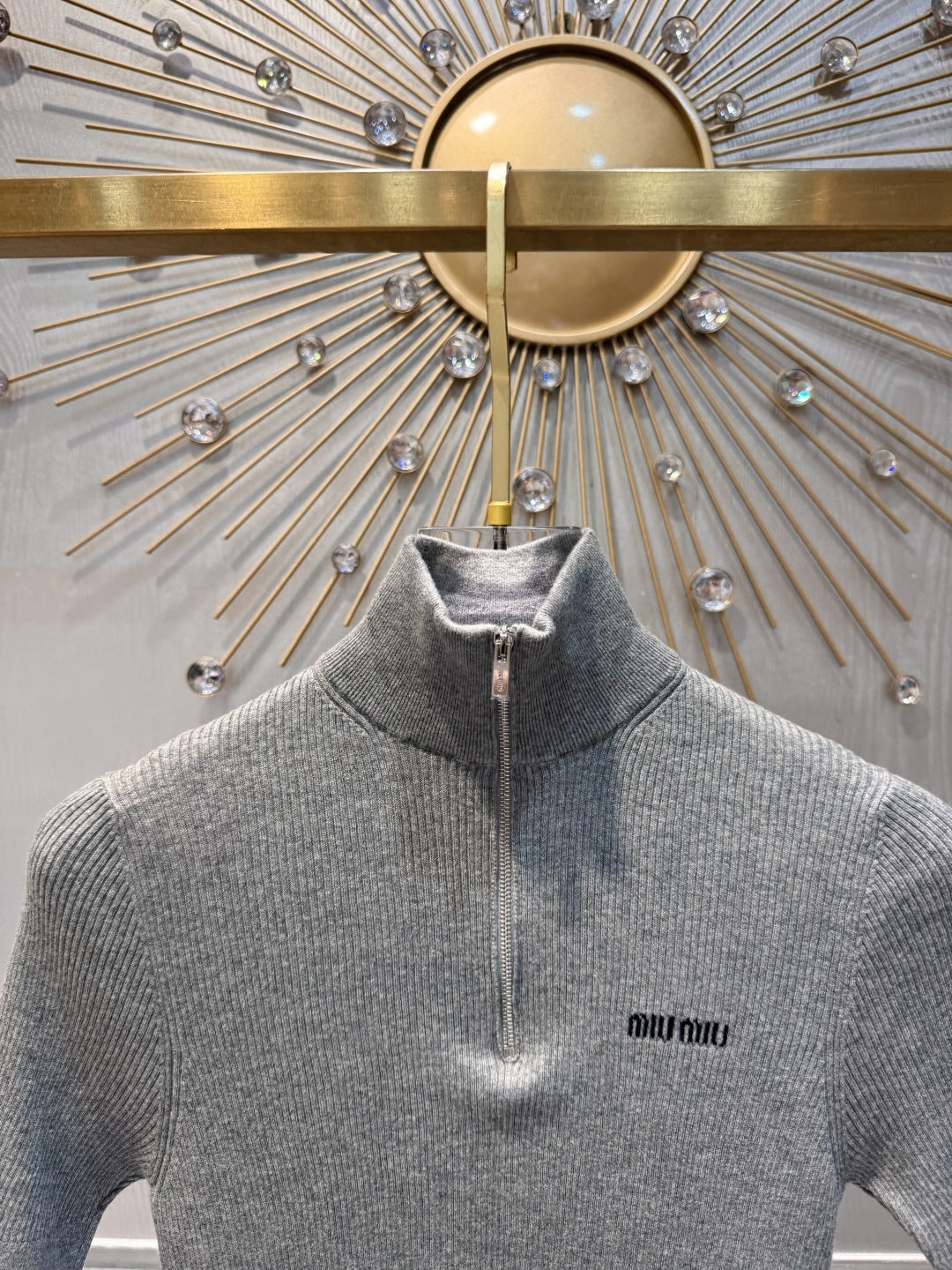 Mu 25fw Grey knitted zip-up short-sleeved shirt