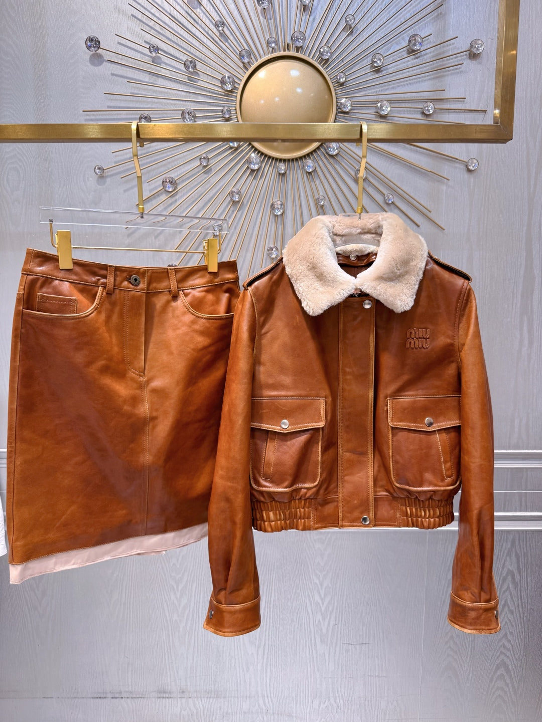 Mu 25fw Brown leather suit
