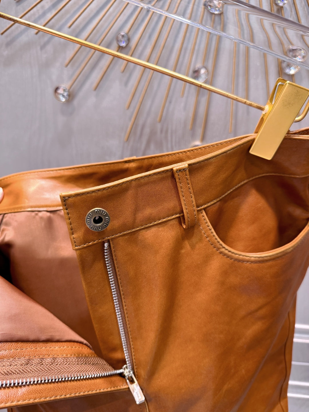 Mu 25fw Brown leather suit