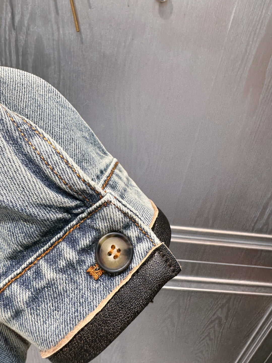 Mu 25fw Blue denim jacket set with leather collar