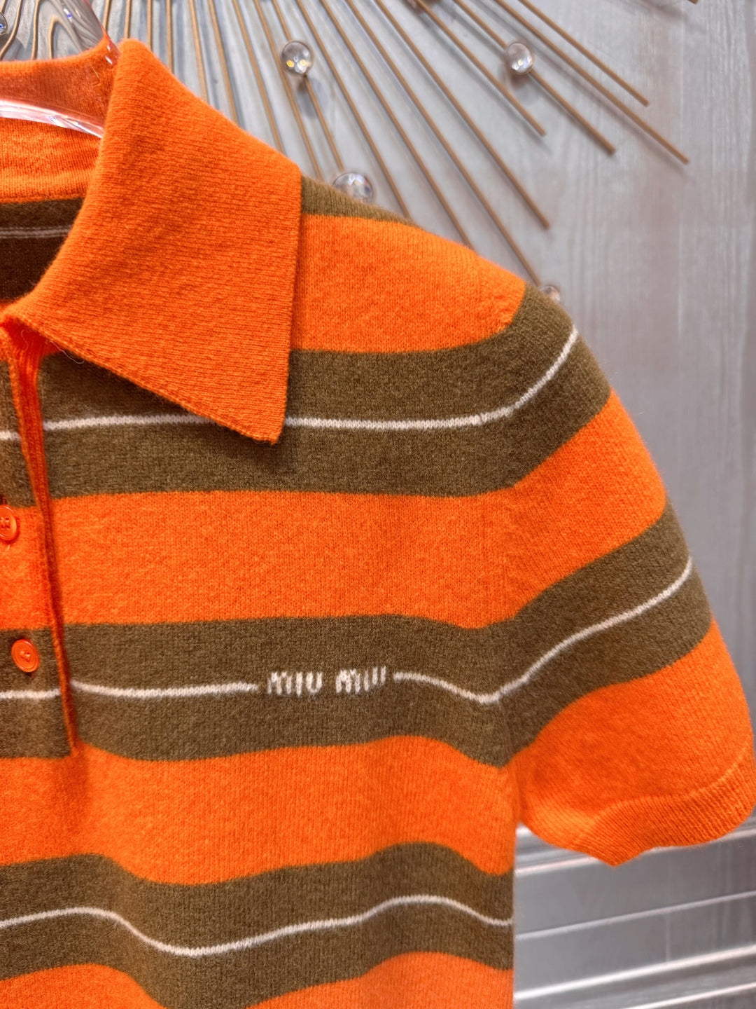 Mu 25fw Orange and brown knitted cashmere sweater