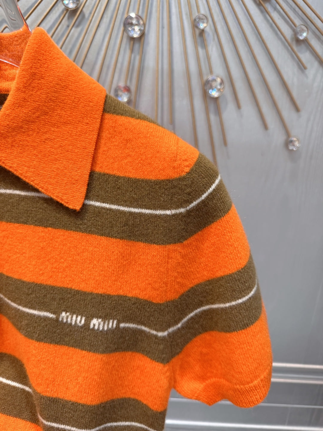 Mu 25fw Orange and brown knitted cashmere sweater