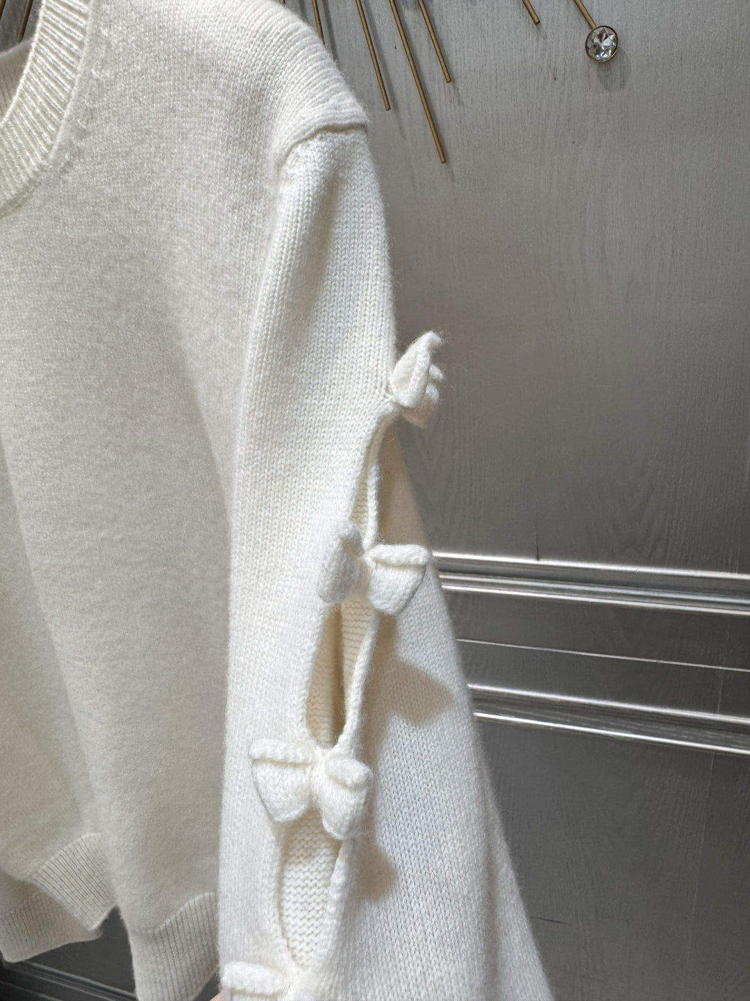 Cha 25fw White cashmere sweater