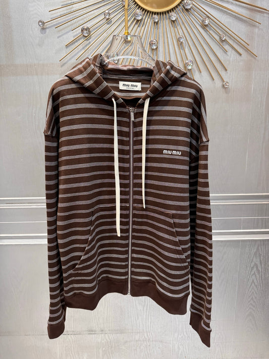 Mu 25fw Brown and white striped hooded guard