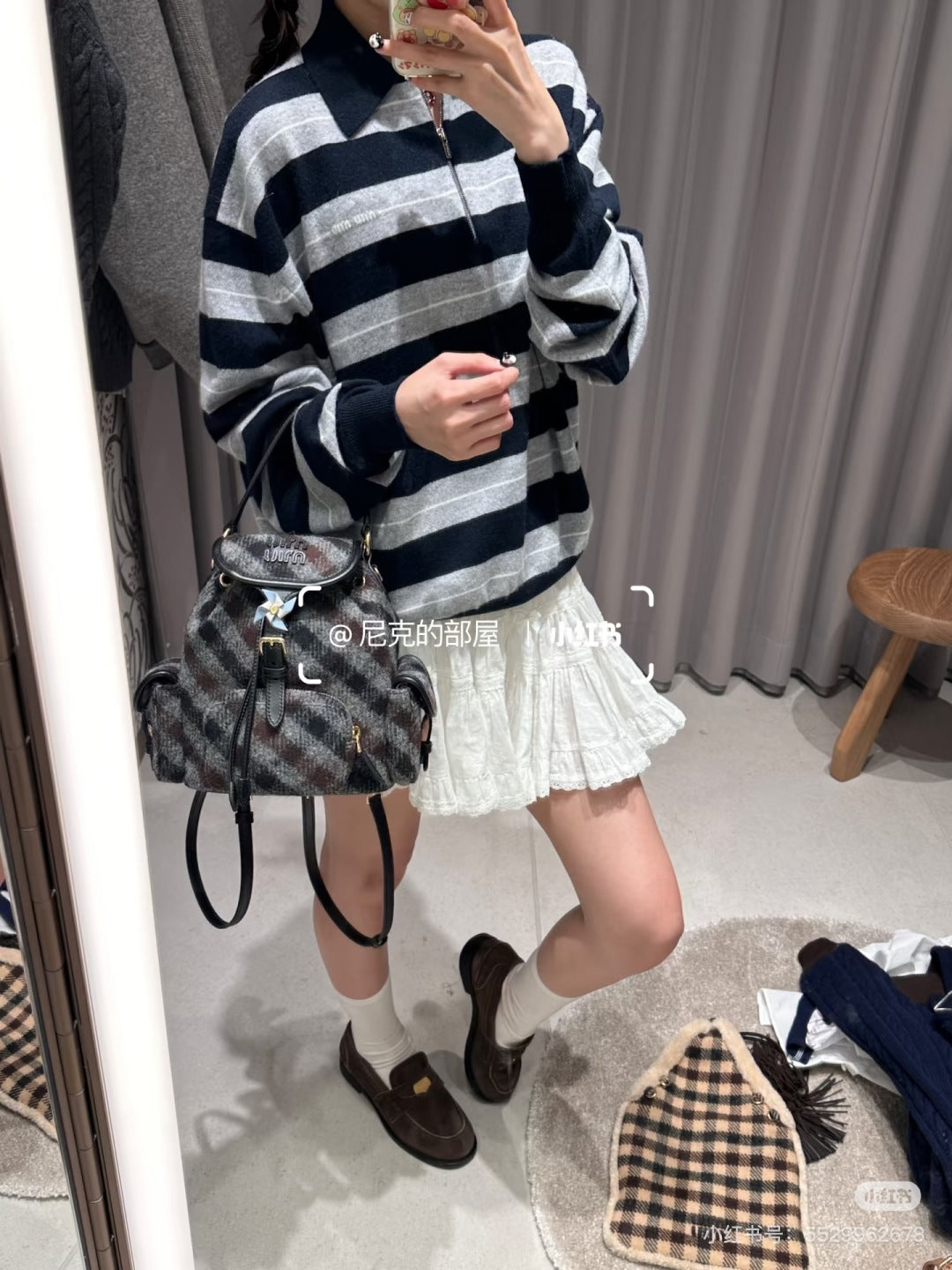 Mu 25fw Long sleeved knitted shirt with navy blue and grey patchwork