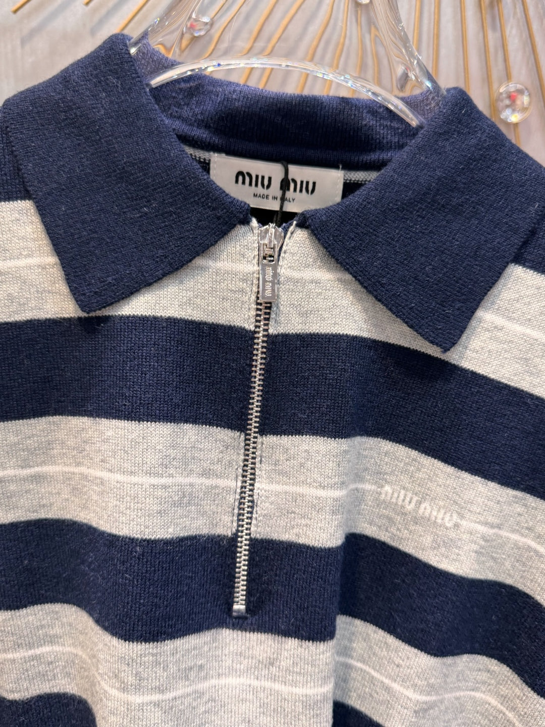 Mu 25fw Long sleeved knitted shirt with navy blue and grey patchwork
