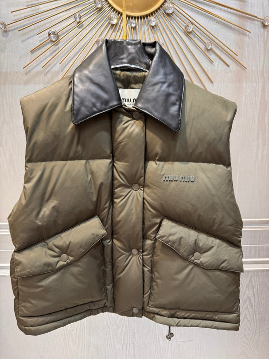 Mu 25fw Down vest olive green