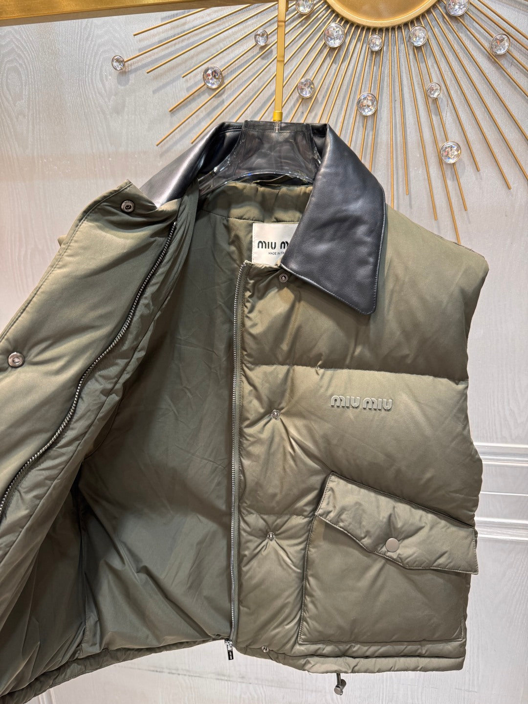 Mu 25fw Down vest olive green