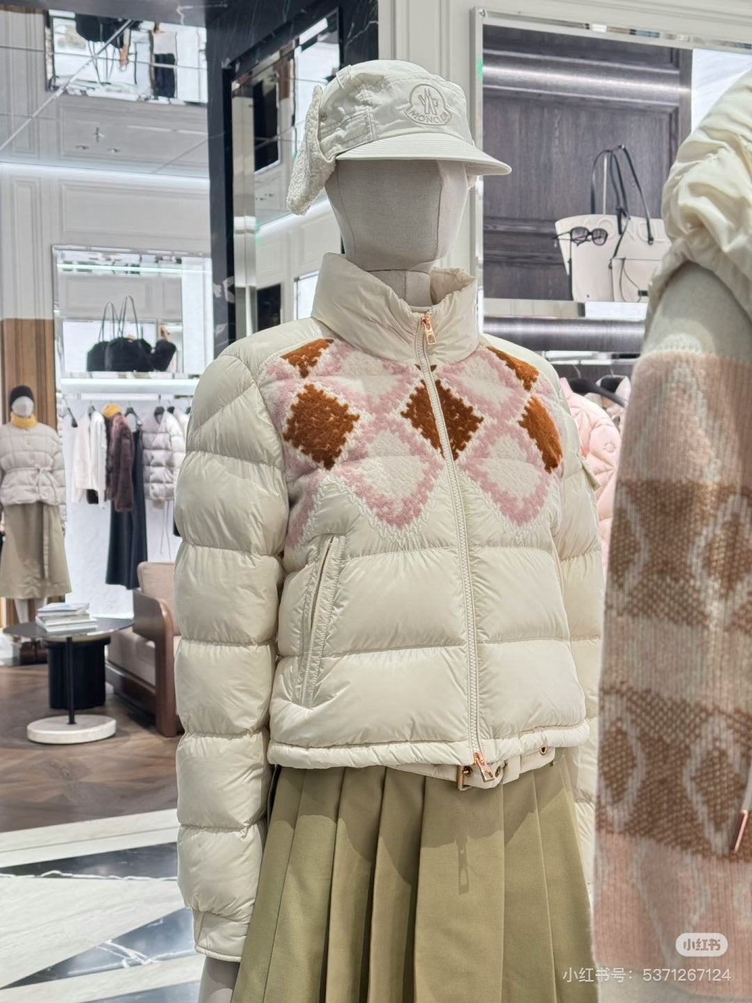 Moc 25fw White diamond grid down jacket