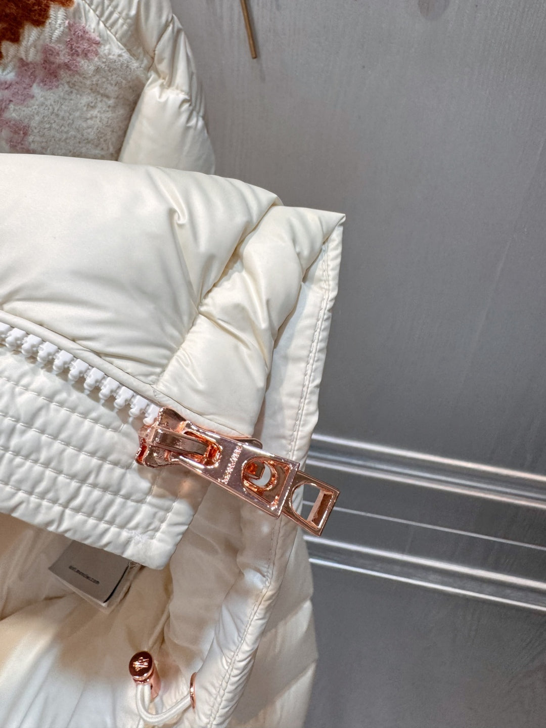 Moc 25fw White diamond grid down jacket