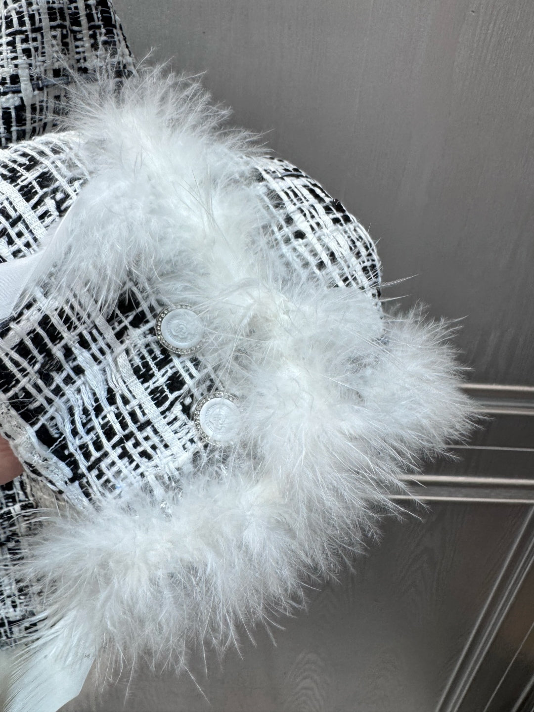 Cha 25fw Black and white checkered feather border jacket