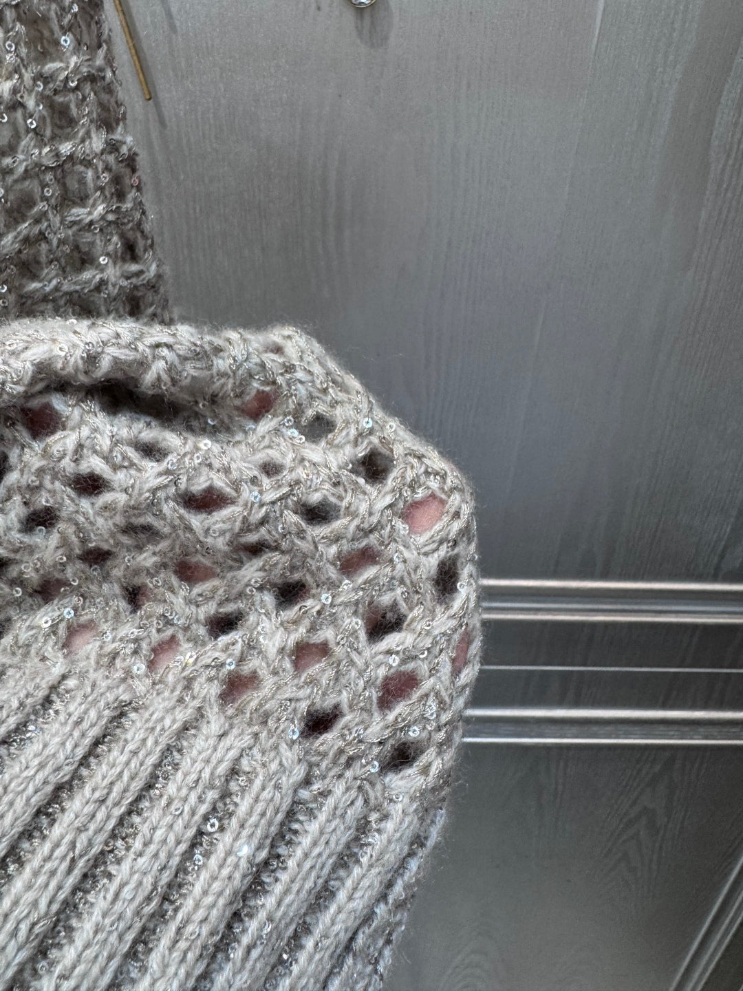 Bcc 25 Grey round neck hollow knit sweater