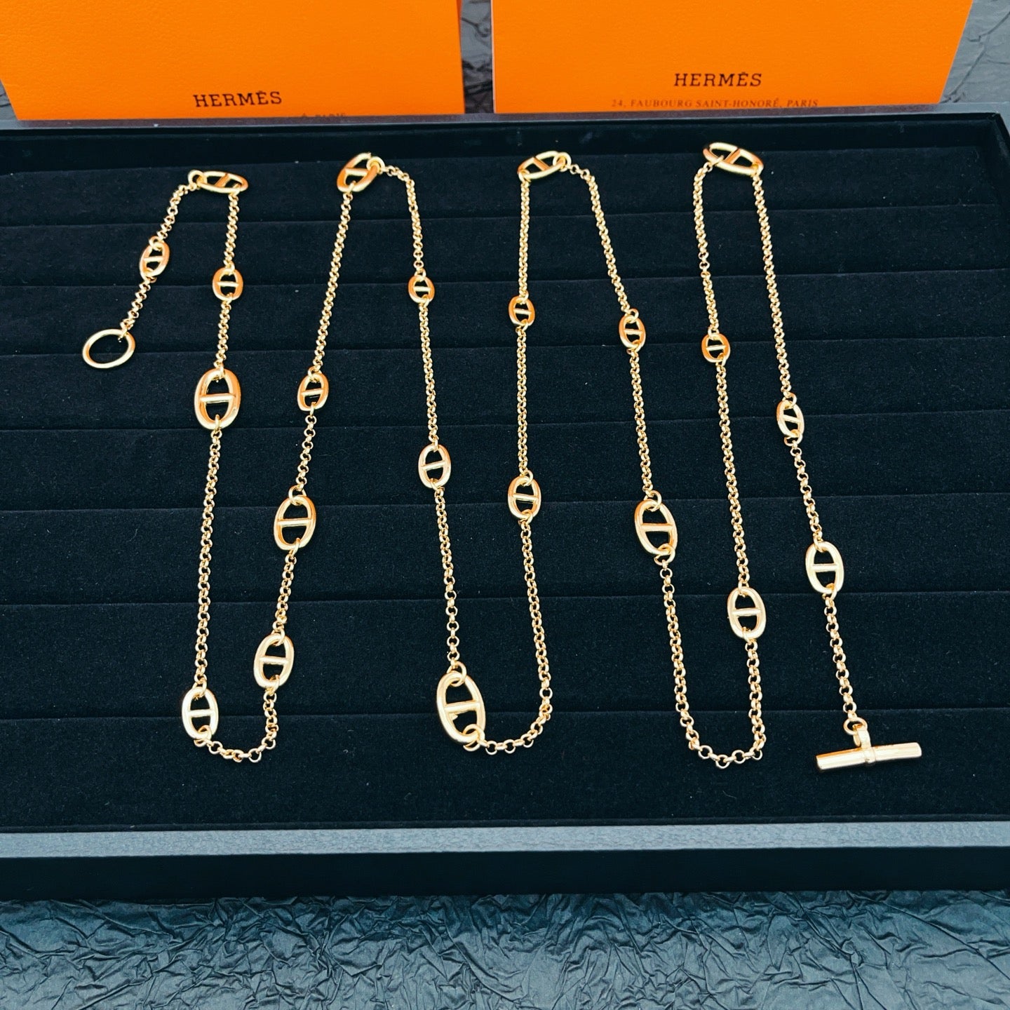 H**Pig nose gold sweater chain