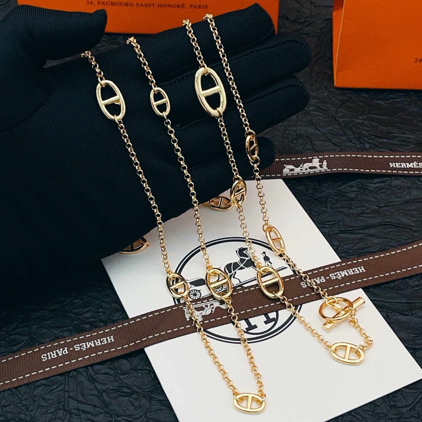 H**Pig nose gold sweater chain