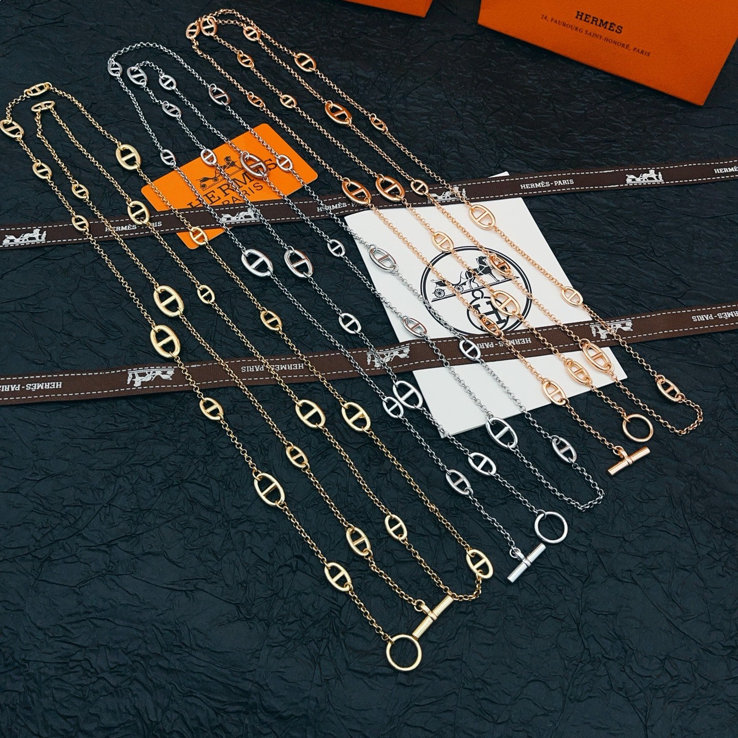 H**Pig nose gold sweater chain