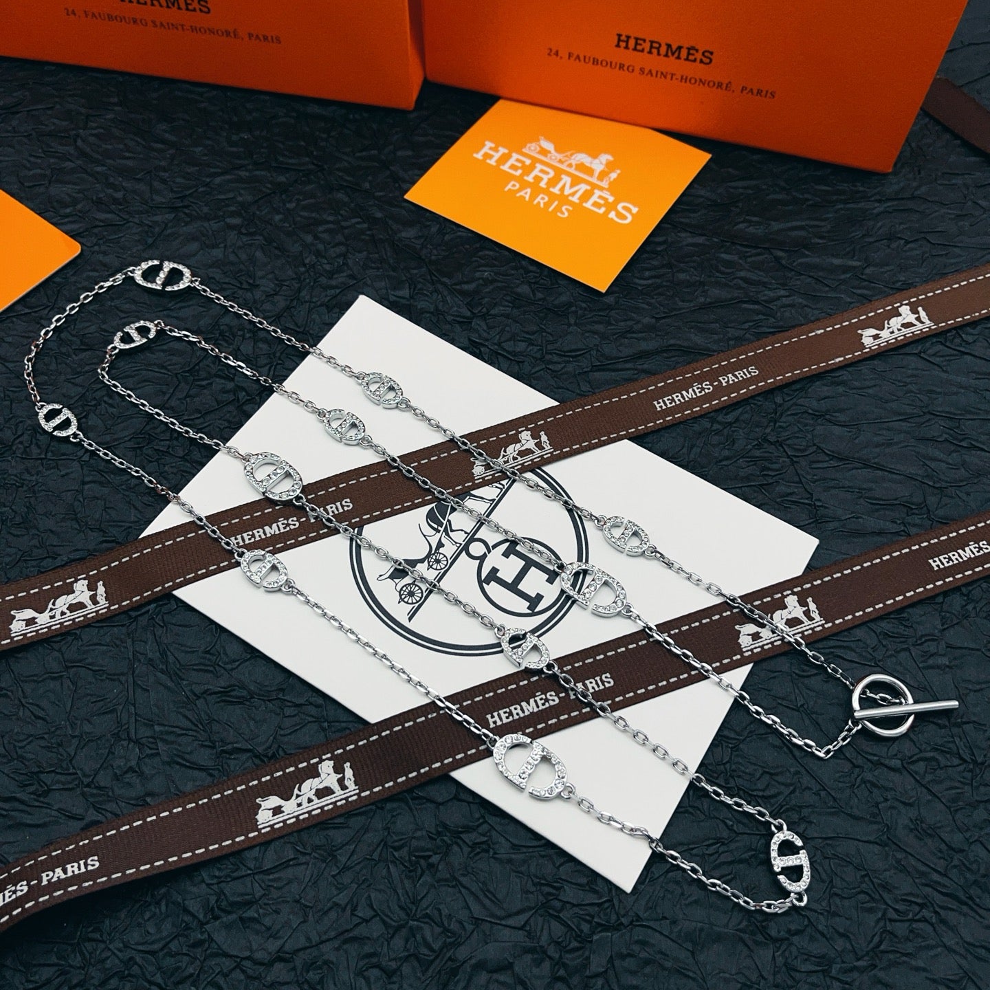 h**Pig nose gold sweater chain