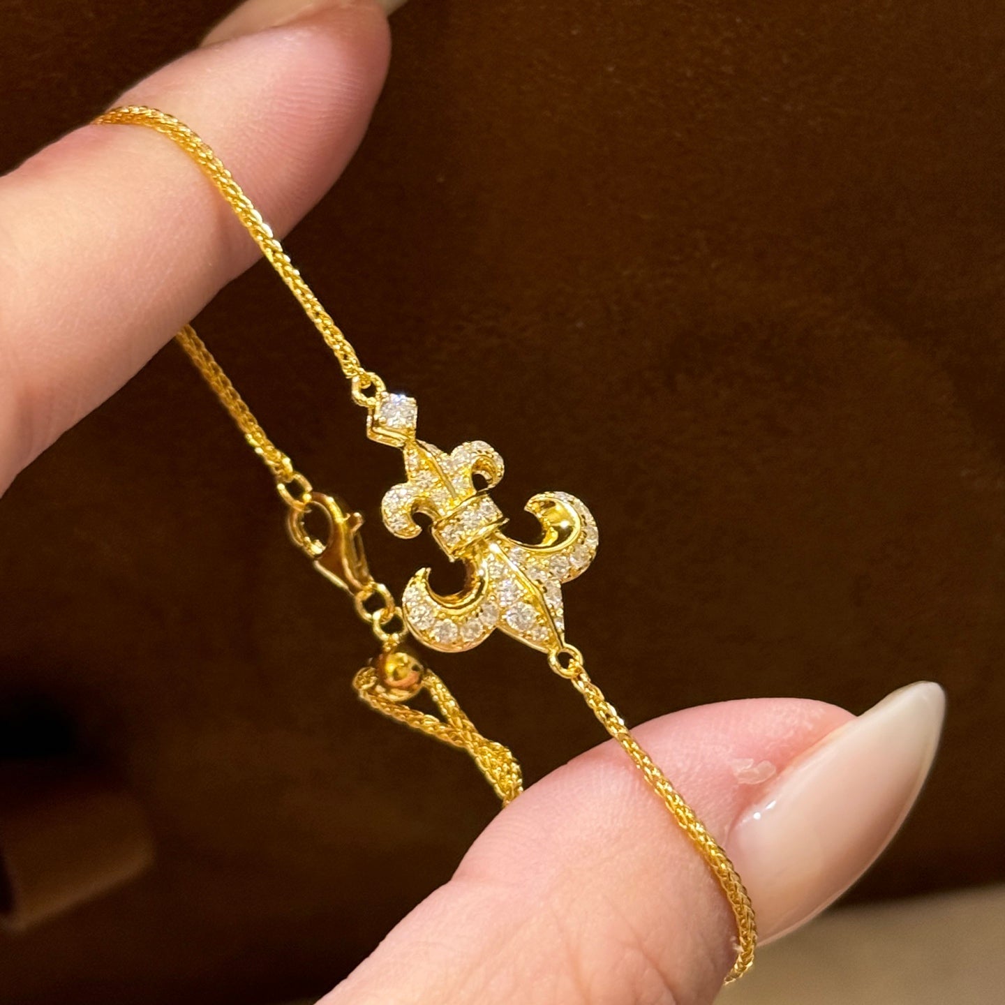 Anchor-shaped full diamond bracelet