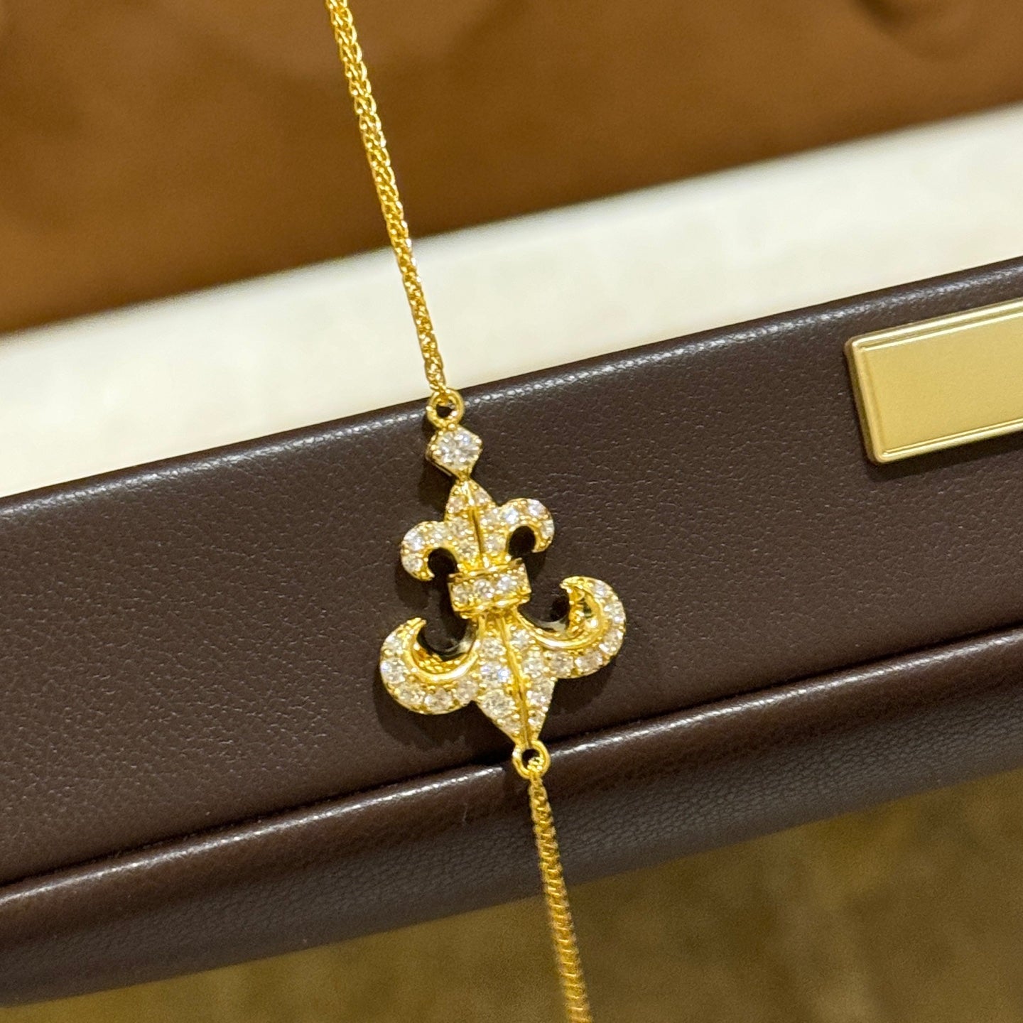 Anchor-shaped full diamond bracelet