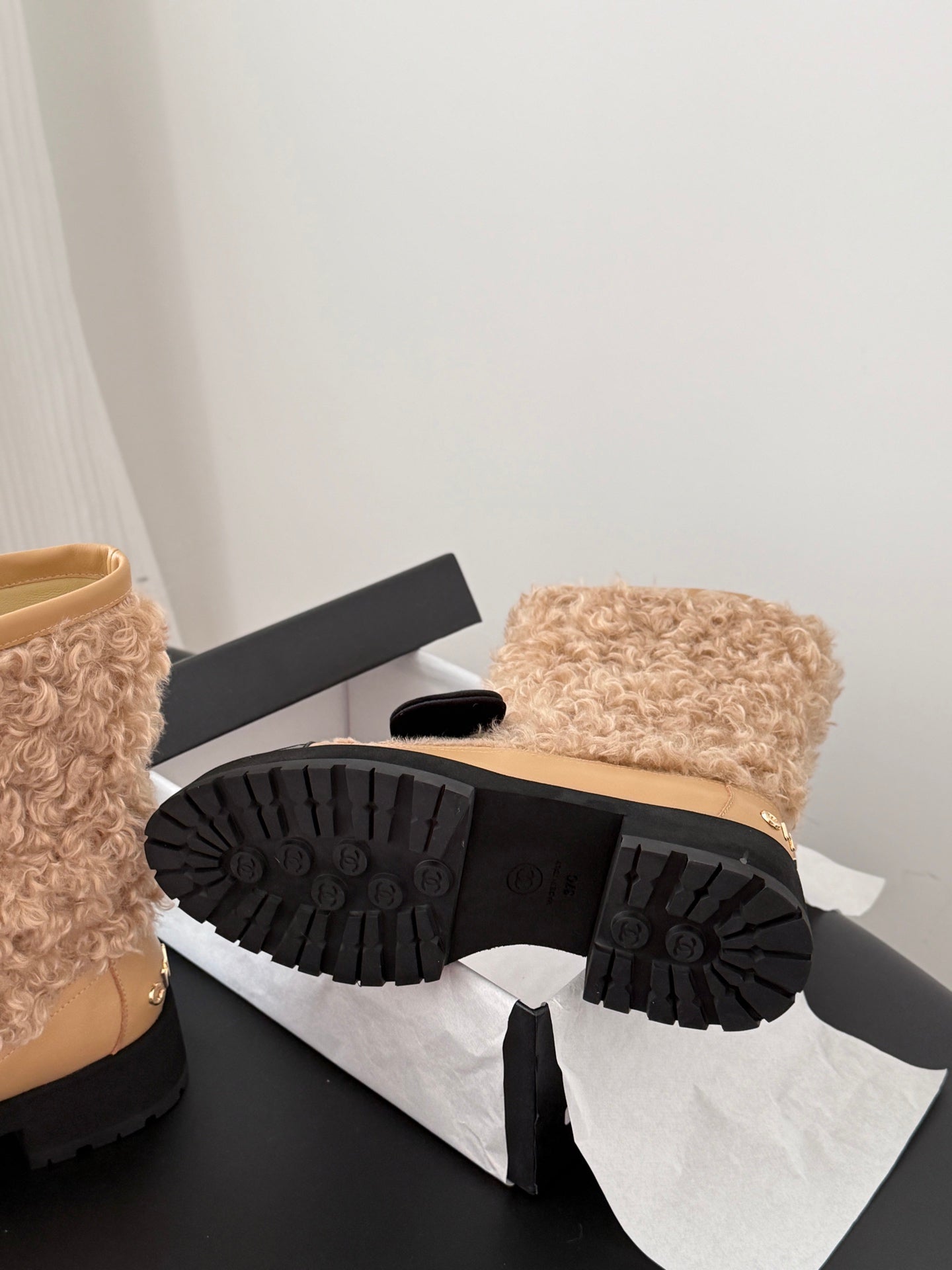 Che New autumn/winter fluffy sheepskin ankle boots