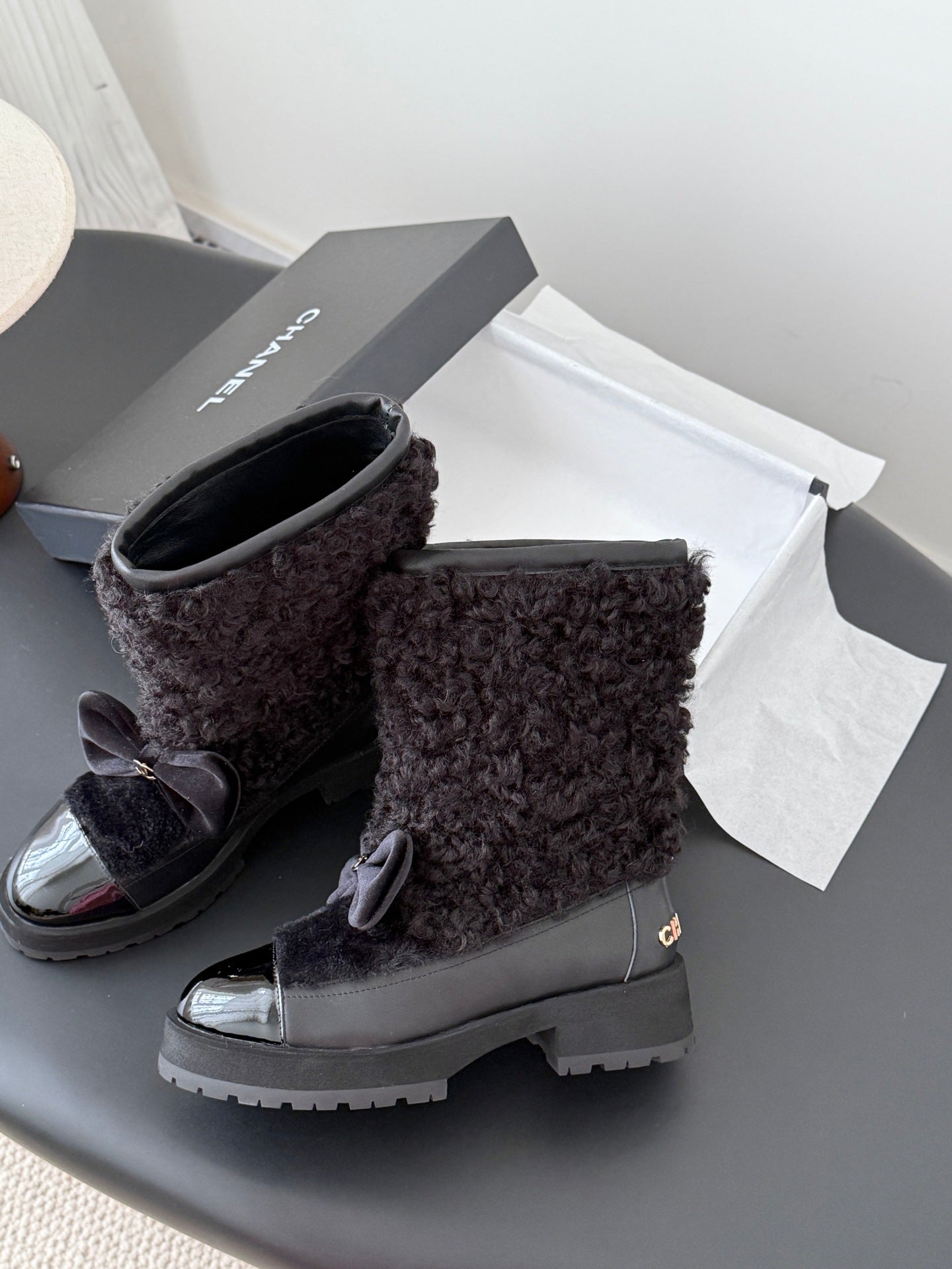 Che New autumn/winter fluffy sheepskin ankle boots