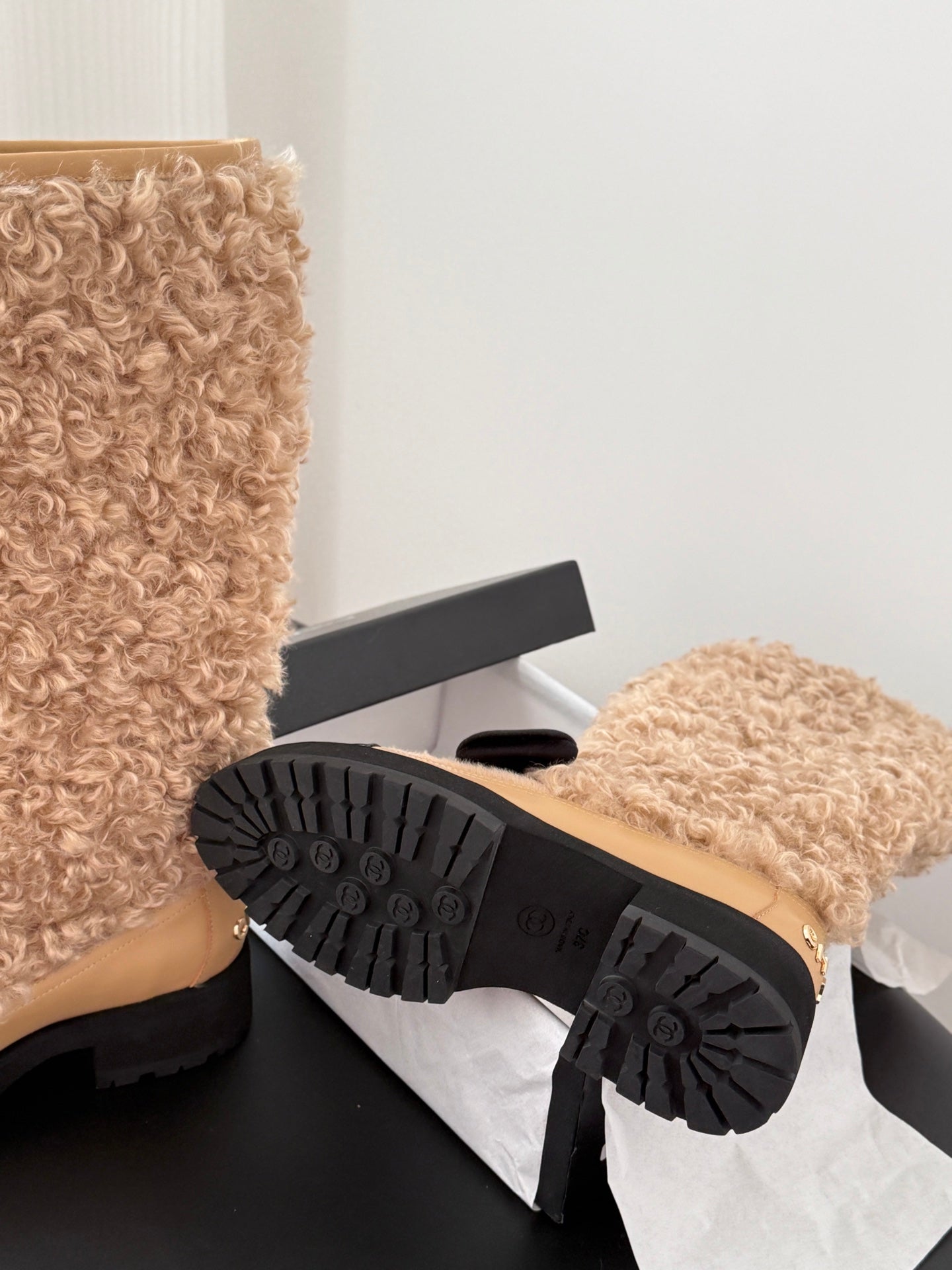 Che New autumn/winter fluffy sheepskin boots