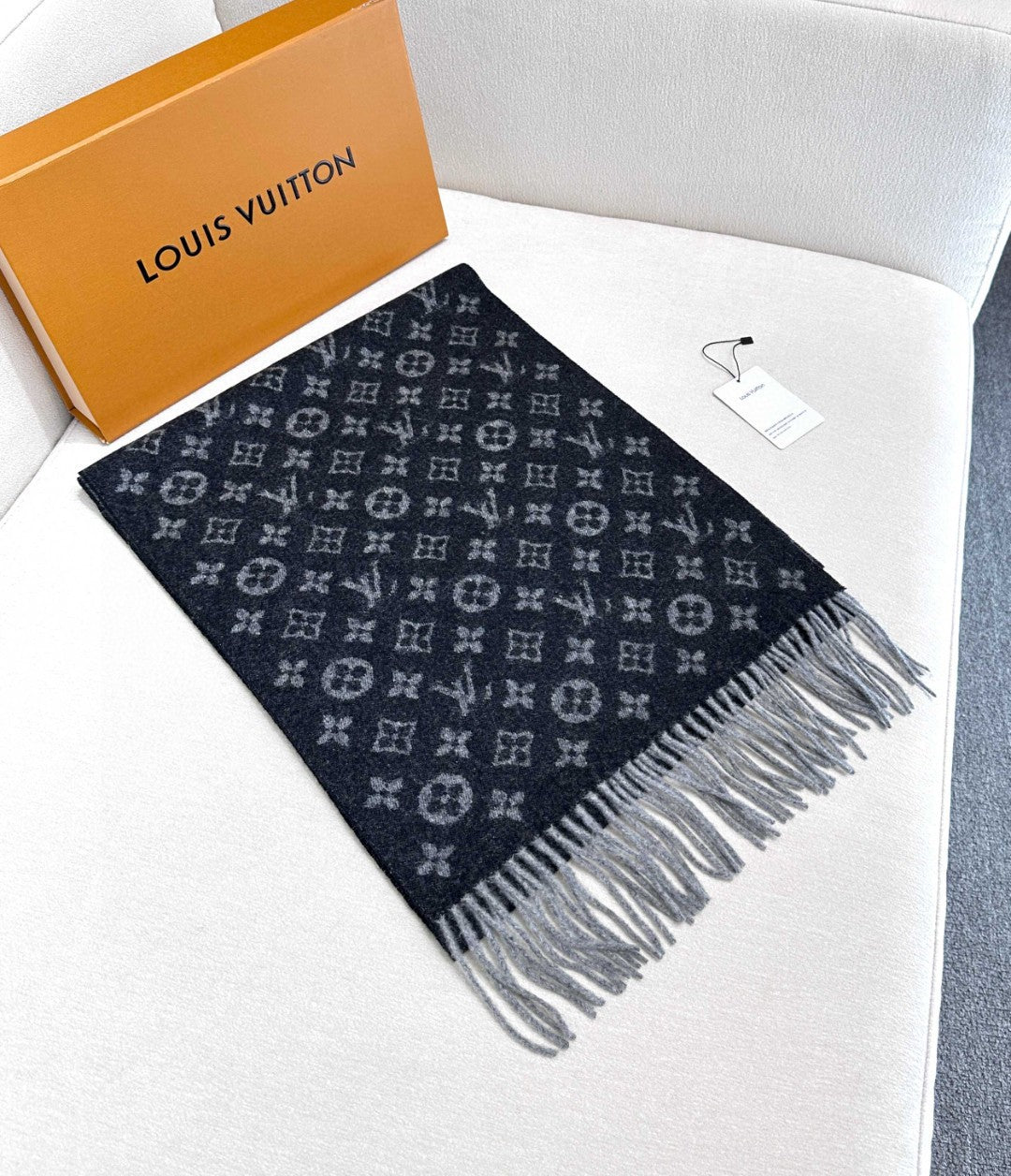 Lou**Men's cashmere scarf