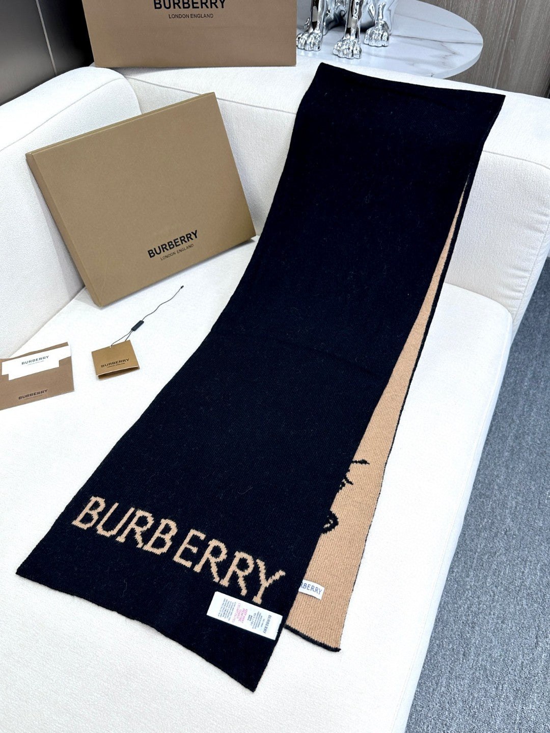 Bu** New cashmere scarf