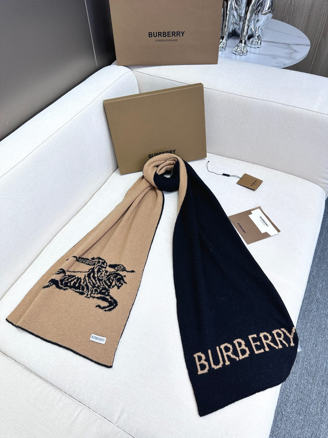Bu** New cashmere scarf