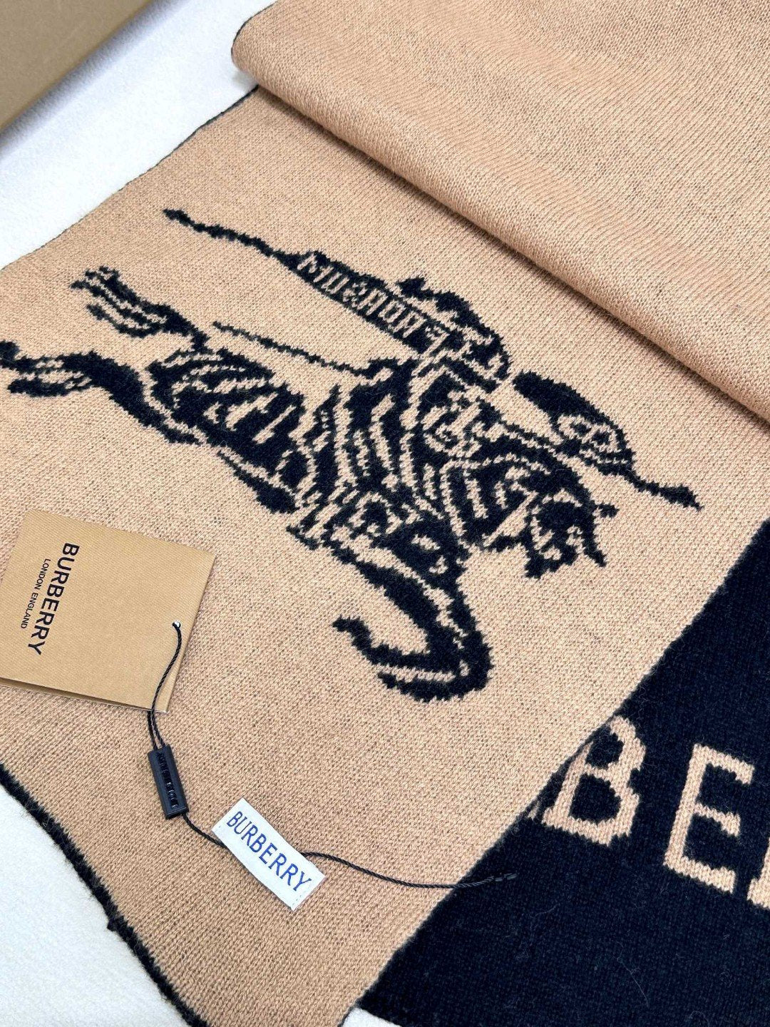 Bu** New cashmere scarf