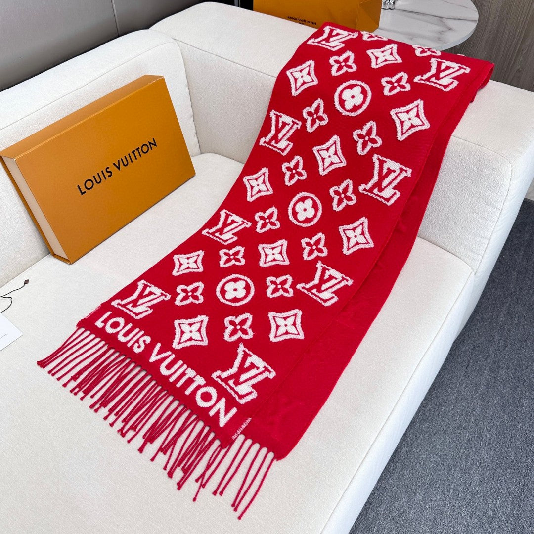 Loe** New cashmere scarf