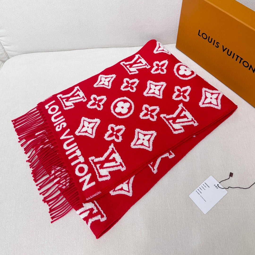 Loe** New cashmere scarf